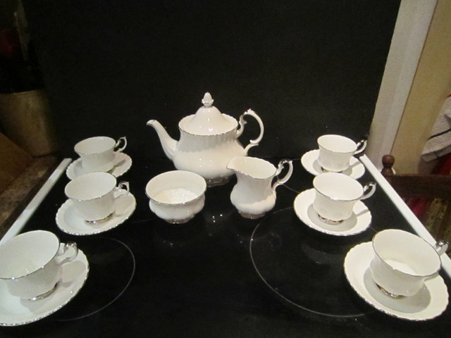 Royal Albert CHANTILLY fine bone china TEA SET for 6 in Arts & Collectibles in Portage la Prairie