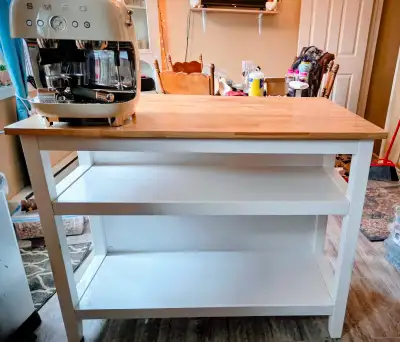 Espresso machine is NOT included. Comes from a smoke free house. Price includes solid wood stools. I...