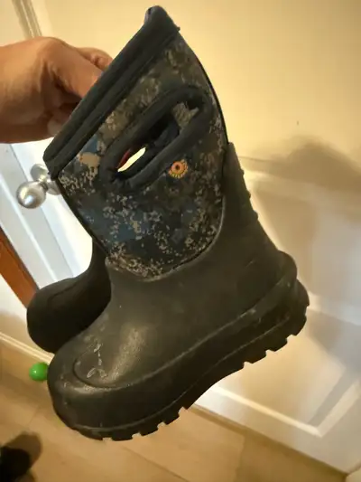 Boys size 7 (Age 2-3) Bog Winter Boots - Waterproof!, View more