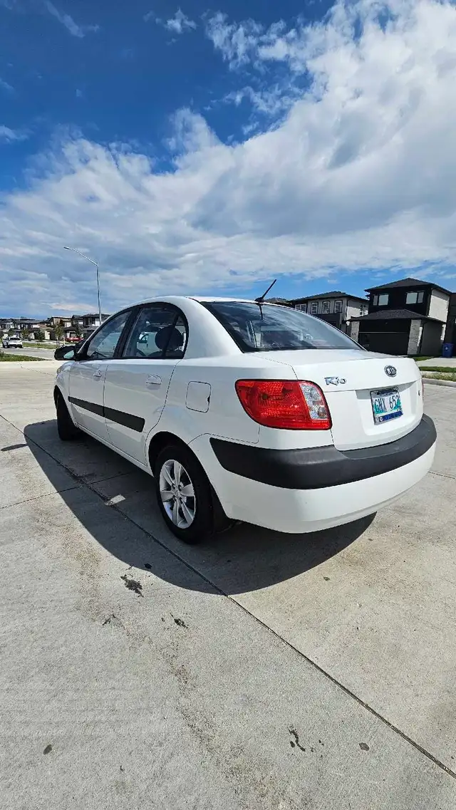 2009 Kia Rio538448220243906562