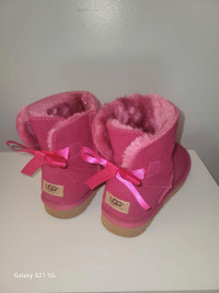 Pink size 8 Uggs
