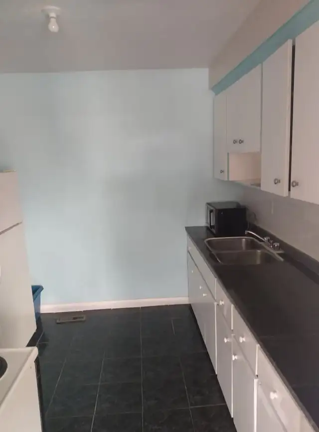 3 Bdr. Apt. near Warden Stn., mins to Bloor/Yonge-2 months Free in Long Term Rentals in City of Toronto - Image 7