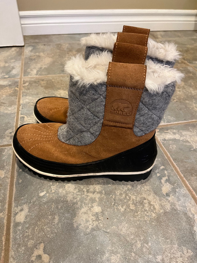 Sorel Ladies size 7  boots never worn  in Women's - Shoes in Kingston