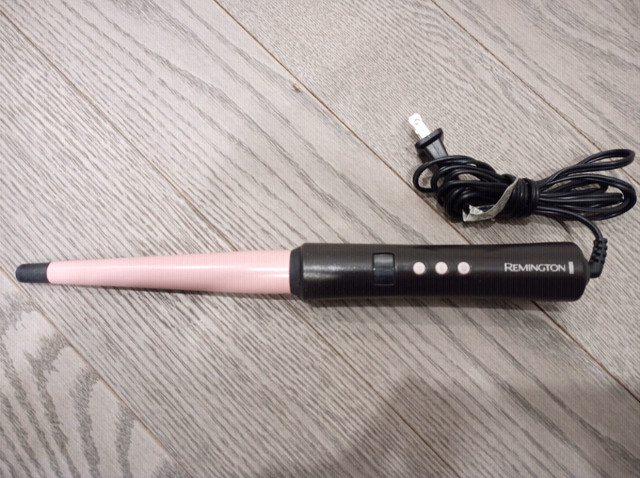 Like New Remington ½”-1” Pearl Ceramic Conical Curling Wand in Health & Special Needs in Oakville / Halton Region