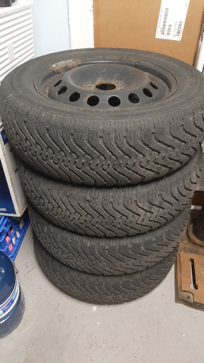 For sale 4 winter tires 215/65/17 with steel rims. Brand "Goodyear". Very good condition 80% thread...