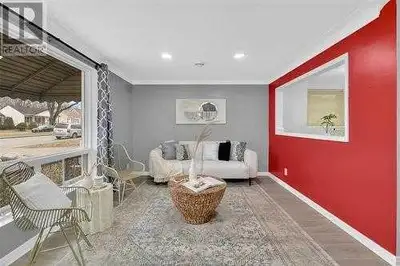 House for Rent - Steps from University of Windsor!!!