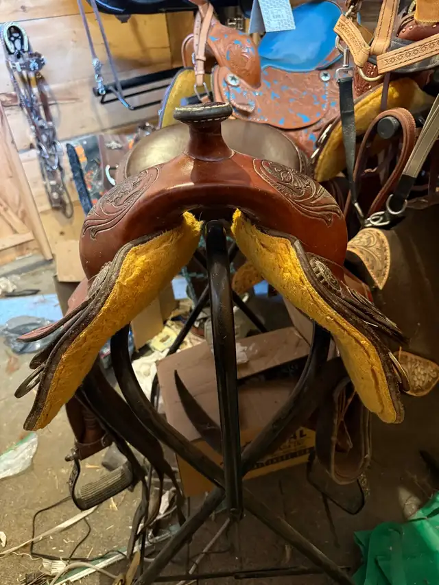 Continental Reining Saddle in Equestrian & Livestock Accessories in North Bay - Image 5