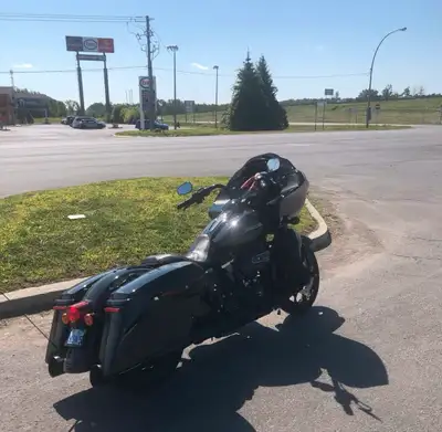 Harley Davidson Road Glide 2020 , with 43 000 km. Open to offer