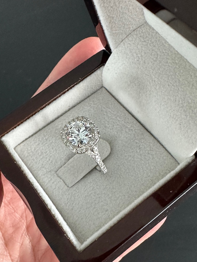 3.12 CT Round Cut Halo Diamond Ring in Jewellery & Watches in City of Toronto - Image 3