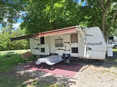 2006 Flagstaff Model 26 RGS Travel Trailer for sale. Aluminum Structure, Super Lightweight 6447 lb G...
