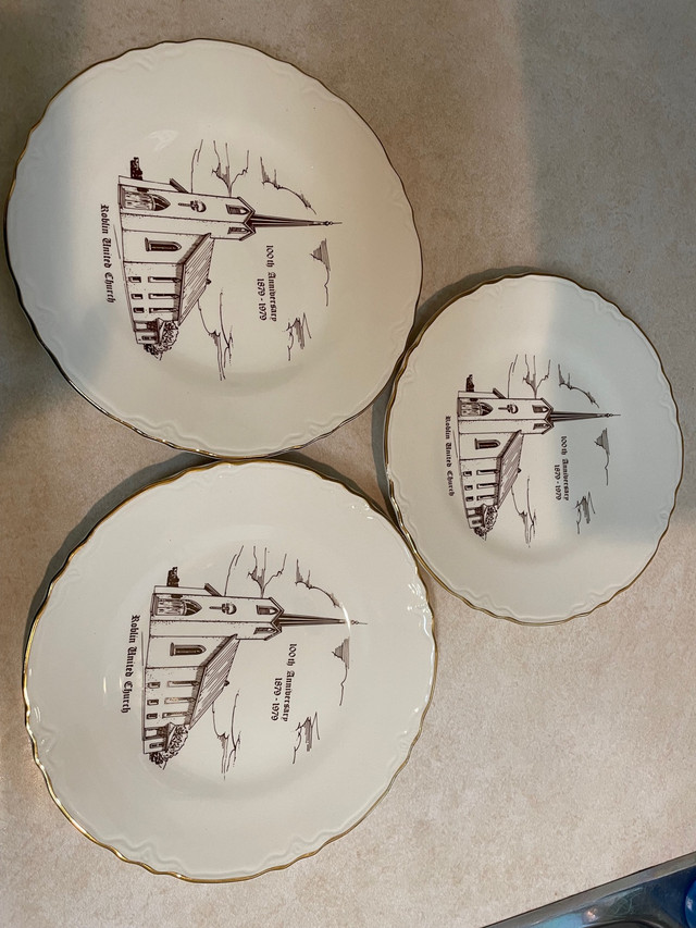 Roblin church plates  in Arts & Collectibles in Napanee