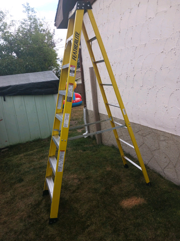 8'featherlite step ladder Ladders & Scaffolding Calgary Kijiji