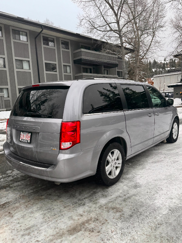 Dodge Caravan 2018 - Great condition & looking for quick sale! in Cars & Trucks in Banff / Canmore - Image 2