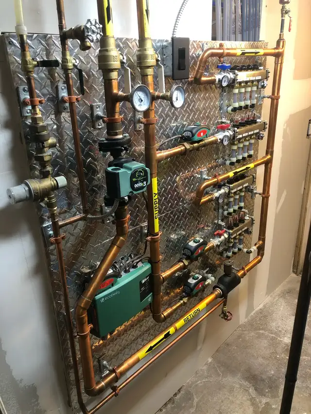 Licensed Plumber550222860062576641