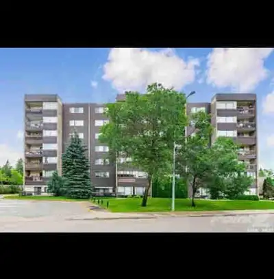 Two bedroom, two bathroom condo in Saskatoon’s north end. This quiet building is located one block f...