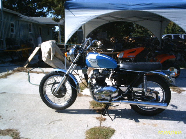 1973 Triumph Bonneville 650 in Street, Cruisers & Choppers in Grand Bend - Image 2