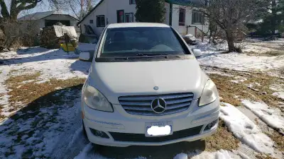 (I WILL NOT RESOPND TO "IS THIS AVAILABLE") Mercedes B200 manual 5 spd transmission. Non turbo. 282...