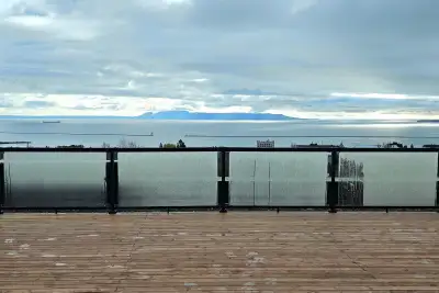 List price based on appraisal. 3 yr old Condo . 12ft ceilings with large windows allowing the unit t...