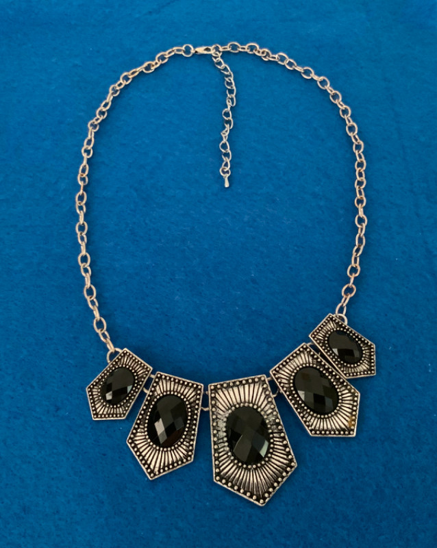 NECKLACE Black and Silver Tone 18 inches in Jewellery & Watches in Belleville