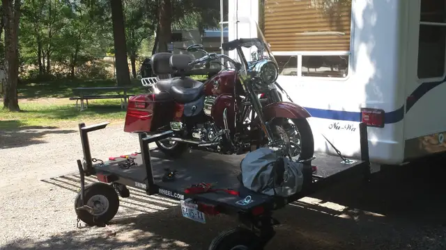 2013 Harley Davidson CVO Road king in Street, Cruisers & Choppers in Calgary - Image 8