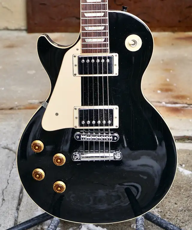 Lefty 1991 Gibson Les Paul Standard in Guitars in Oakville / Halton Region - Image 3