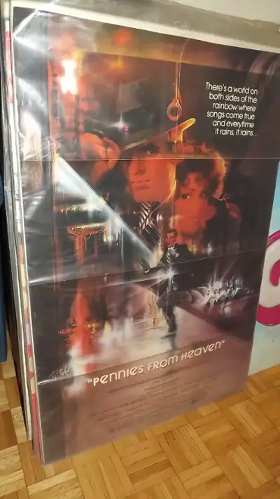 I HAVE BEEN SELLING COOL NEAT MERCH ON KIJ SINCE DEC. 2011 ! I SELL UNIQUE VINTAGE ITEMS/COLLECTIBLE...