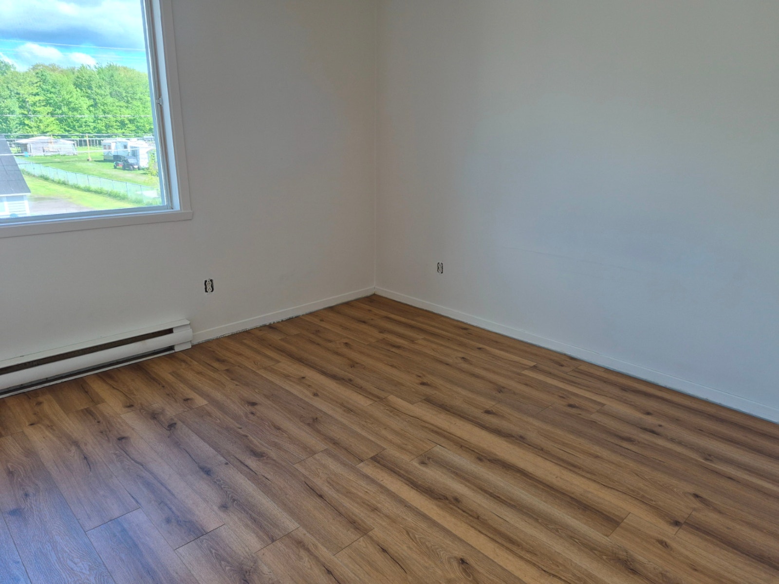Beau 3 ½ lumineux à louer – Disponible dès maintenant — photo 3