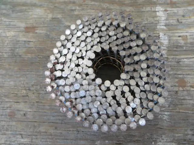 Coiled Nails in Hardware, Nails & Screws in Edmonton - Image 4