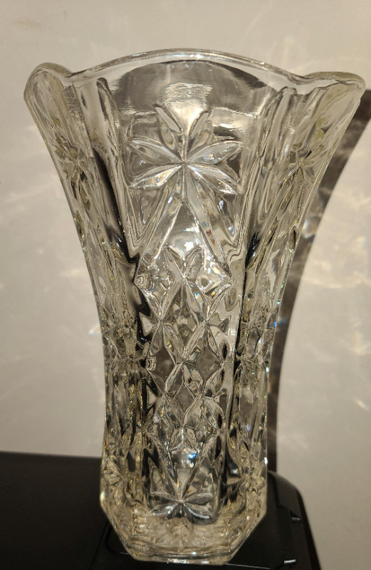 Vintage Tall Sunburst Scalloped Rimmed Cut Glass Vase in Home Décor & Accents in Dartmouth