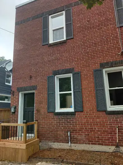 One bedroom apartment for rent. Central Sarnia between Maxwell and London rd close to Laundry mat. a...
