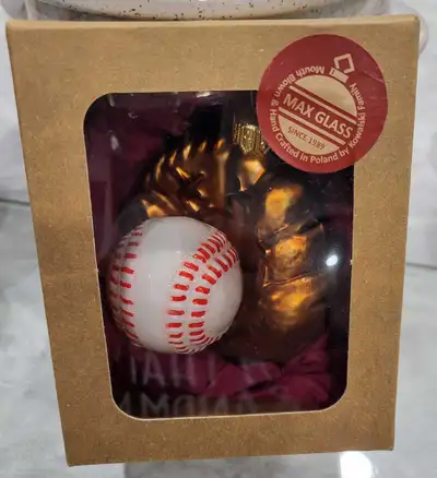 Like new. Comes in box. See photos for measurements. Pick up 2 km north of Arthur, ON or can ship at...