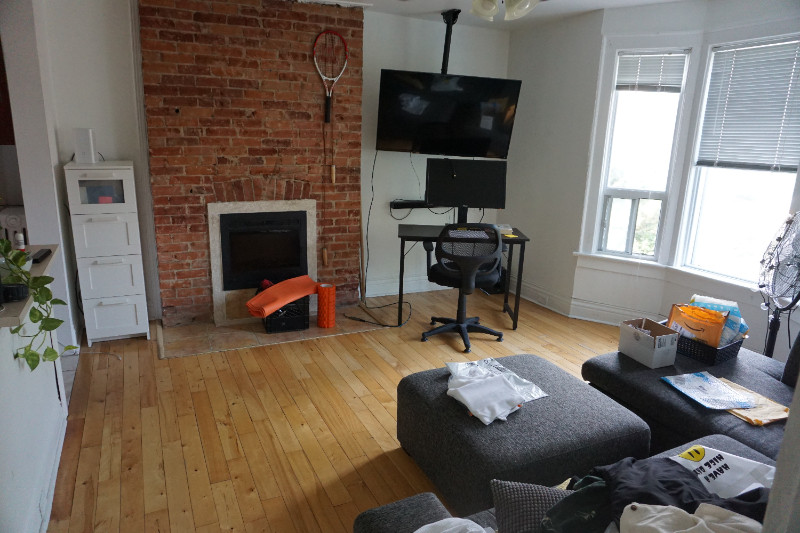 Large Bright 1BR Apartment King West Long Term Rentals City of