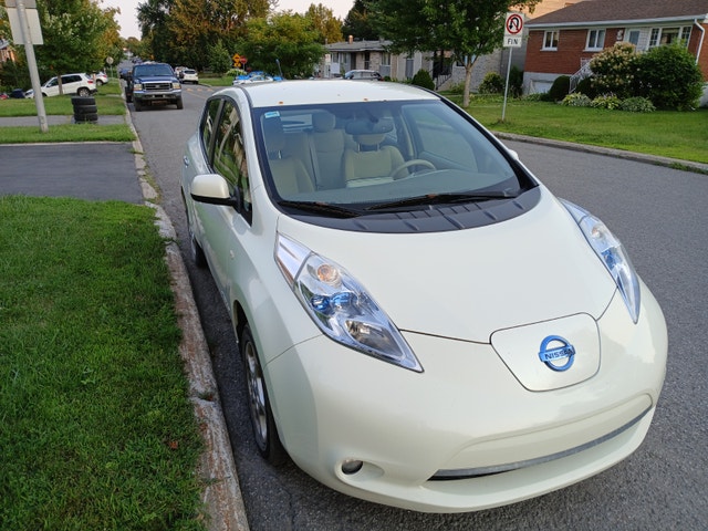 Nissan Leaf 2012 — photo 2