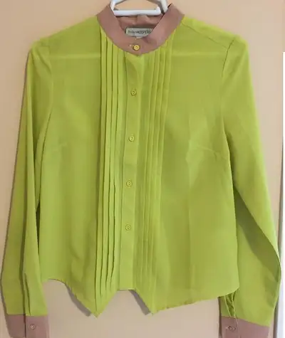 THE SIZE : X SMALL / SMALL BRAND NEW YELLOW  FORMAL DESIGENR SHI, View more