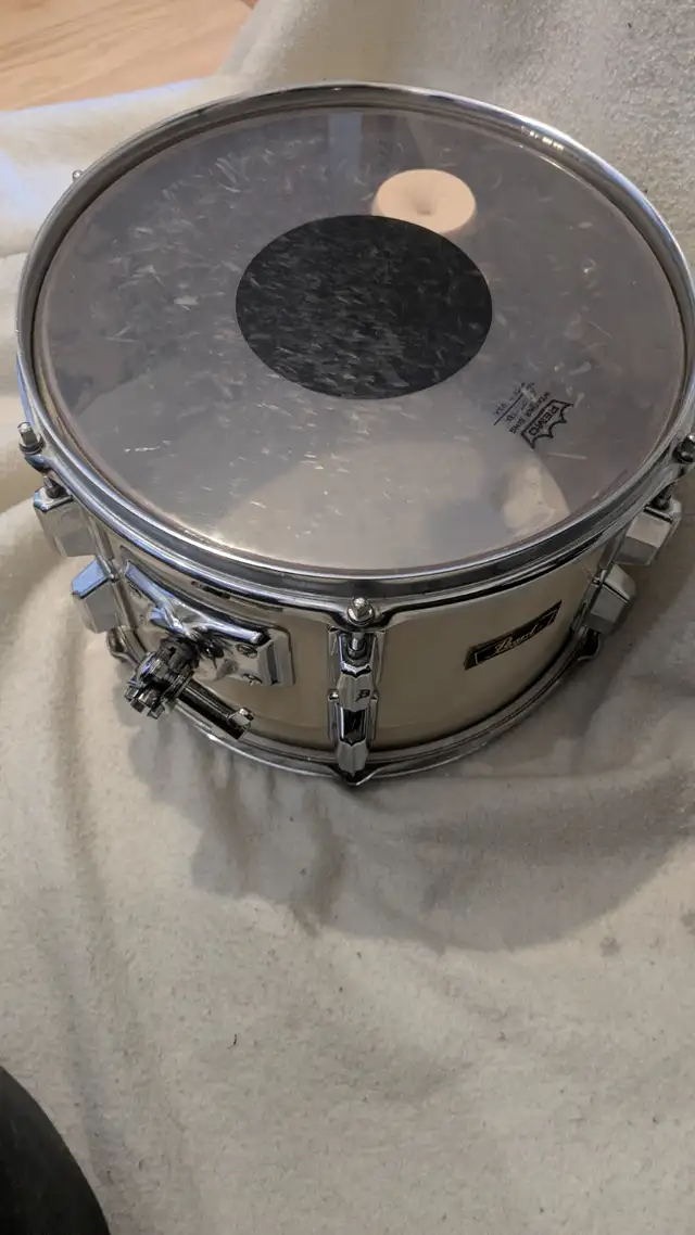 Pearl wood fibergass 70s in Drums & Percussion in West Island - Image 11