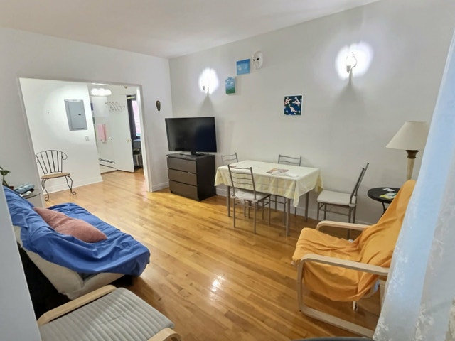 4½ Apartment for Rent in Parc-Extension — photo 2