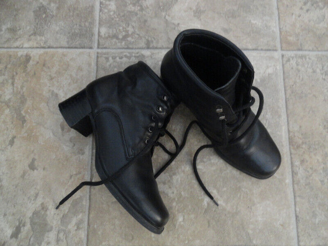 Women's Boots & Booties - Size 7 - Very Good Condition in Women's - Shoes in Saint John - Image 2