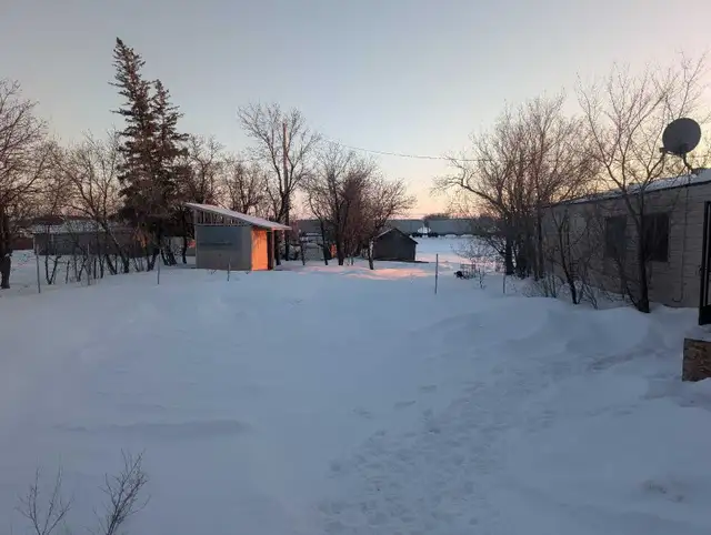 1978 mobile trailer and lots for sale in Houses for Sale in Saskatoon - Image 3