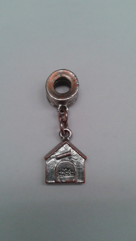 FIVE "DOG " CHARMS in Jewellery & Watches in Kitchener / Waterloo - Image 4