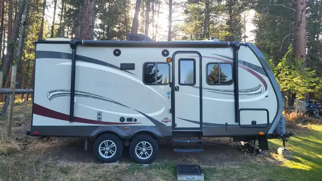 2015 Funfinder, 21 FT in Travel Trailers & Campers in Cranbrook - Image 3