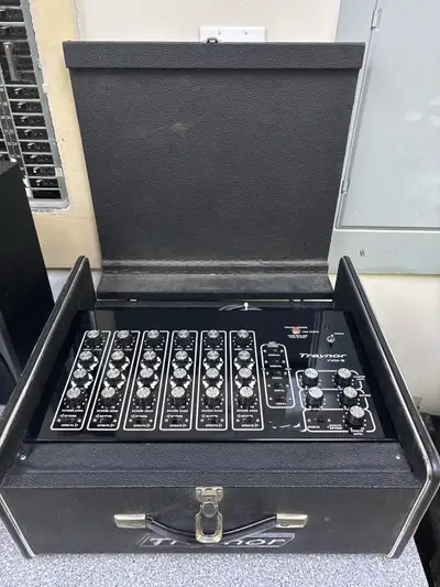 Traynor YVM6 PA Amp/Mixer, View more