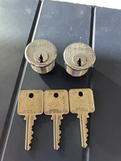 Medeco and Schlage lock cylinders with keys Schlage brand new Medeco used in good condition Open to...