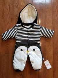 BRAND NEW Vine Penguin Costume (0-3 months)