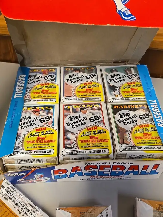 1989 Topps Baseball Cards 69c Factory Sealed Trading Cards  31 P in Baseball & Softball in St. Catharines - Image 11