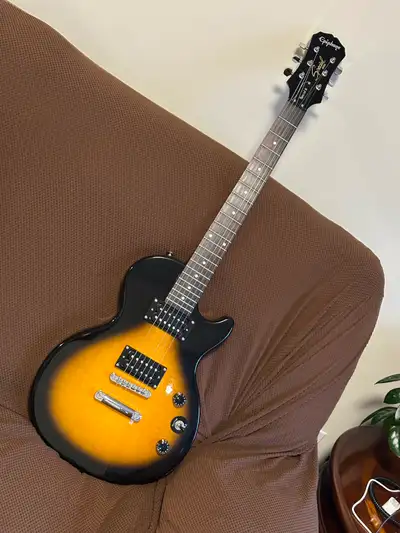 Epiphone Les Paul Special II Guitar, View more