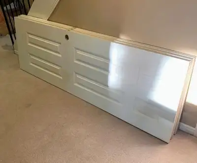 Looking for a new door? Why not shave off a few bucks and go for an equally great used interior door...