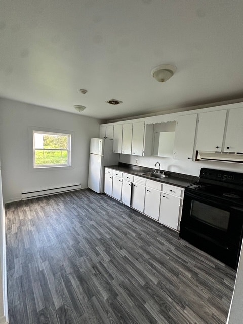SYDNEY MINES 2 BEDROOM :  FULLY SECURE WITH CAMERAS ON DOORS 3