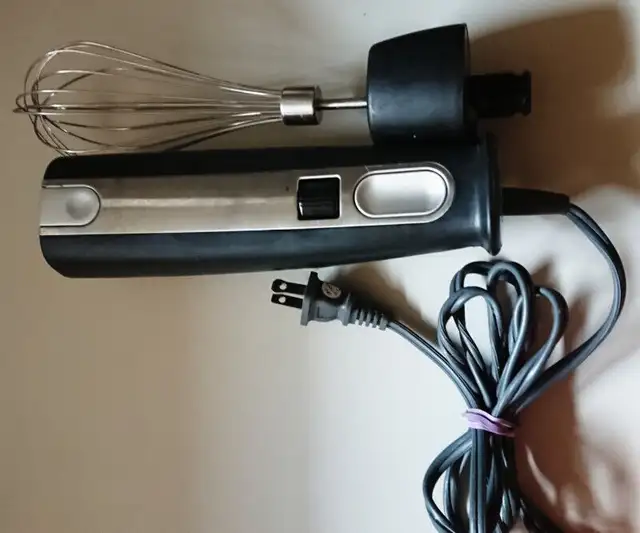 KRUPS Immersion Blender with Whisk Attachment in Processors, Blenders & Juicers in Oshawa / Durham Region - Image 4