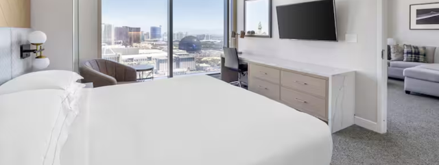 Formula1 Las Vegas trackside 7 night, at Elara/Planet Hollywood in Nevada in Canada - Image 3