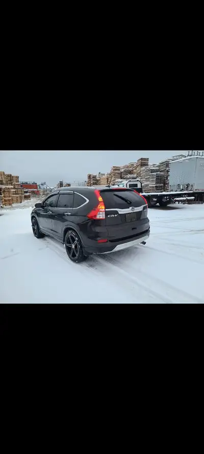 Beautifully well maintained 2016 honda Crv mostly highway drive. This car well very reliable am sell...